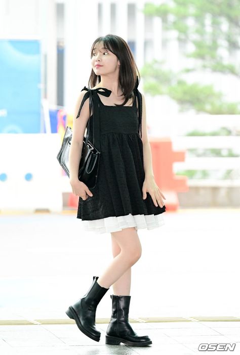 Kpop Idol Street Style, Legs Outfit, Clueless Outfits, Stylish Work Outfits, Easy Trendy Outfits, Fashion Female, Asian Outfits, Airport Fashion, Kpop Fashion Outfits