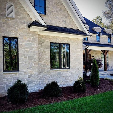 Stone Exterior Houses, Stone Facade, Stone Masonry, Modern Farmhouse Design, Modern Farmhouse Exterior, Exterior Stone, White Brick, Farmhouse Exterior, Stone Veneer