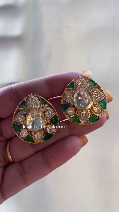 Moissanite Polki Stud Earrings From ‘Jewels By Sukritii’ Studs Earrings Gold India, Studs Earrings Gold, Polki Earrings, Polki Jewellery, Product Video, Studs Earrings, Jewelry Choker, South India, Temple Jewellery