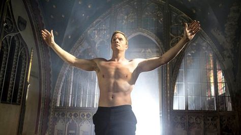 Rupert Penry-Jones ... Whitechapel season 4 finale. Whitechapel Tv Series, Rupert Penry Jones, Men Inspiration, Viking Men, Bad Jokes, Mad Dog, Loose Ends, British Men, British Actors