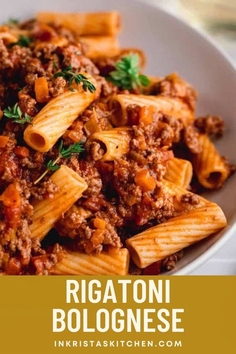 A bowl of Rigatoni Bolognese. It has a rich ground beef sauce with white wine, tomato paste and milk with rigatoni pasta. The recipe is delicious. Bolognese Pasta Recipe, Rigatoni Bolognese Recipe, Rigatoni Bolognese, Pasta Bolognese Recipe, Easy Pasta Dinner Recipes, Rigatoni Recipes, Quick Pasta Dishes, Quick Family Dinners, Meat Sauce Recipes