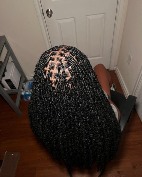 Small Distressed Soft Locs, Distressed Faux Locs Hairstyles, Medium Distressed Locs, Small Distressed Locs, Disstresed Locs Hairstyles, Small Soft Locs Long, Disstresed Locs, Distressed Locs Hairstyles, Short Distressed Locs