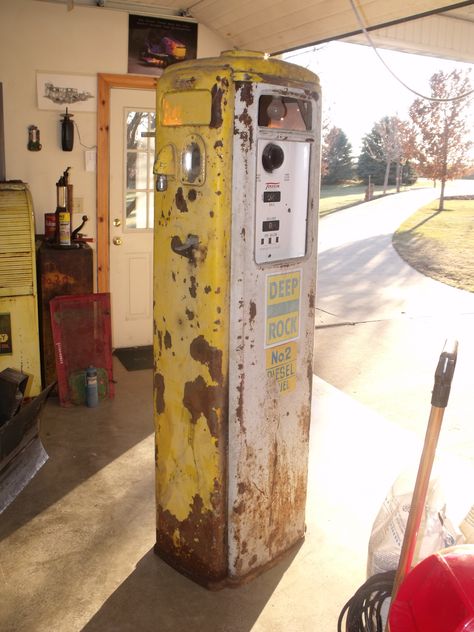 Tall 39 Tokheim Gas Pump Rustic Poster, Old General Stores, Vintage Gas Station, Old Gas Pumps, Vintage Gas Pumps, Cool Garages, Pompe A Essence, Old Gas Stations, Gas Pump