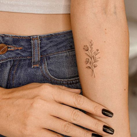 TATTOO INSPO FOR FEMALES - for finding out where your perfect tattoo placement is! Temporary tattoo pack, flower tattoo, girls with tattoos, fine line tattoo, variety pack, girly tattoos #tattooideas #temporarytattoo #tattoos #flowertattoo #girlswithtattoos #finelinetattoo #amazon #tattoopack Flower Bouquet Tattoo, Small Forearm Tattoos, Bouquet Tattoo, Elbow Tattoos, Petite Tattoos, Forearm Tattoo Women, Arm Tattoos For Women, Discreet Tattoos, Dainty Tattoos