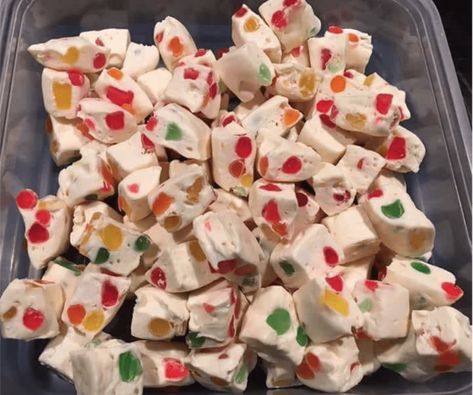 This Recipe For Old-Fashioned Nougat Candy Is So Easy - Simplemost Nougat Recipe, Nougat Candy, Candy Recipes Homemade, Christmas Candy Recipes, Chewy Candy, Homemade Candies, Mini Marshmallows, White Chocolate Chips, Egg Whites