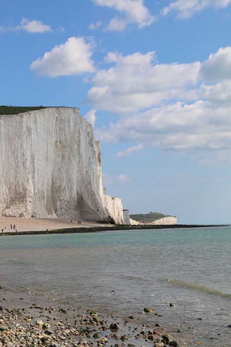 Seven Sisters British Seaside Aesthetic, British Coastline, English Seaside, Beachy Head, White Cliffs, Day In London, Brighton England, British Seaside, South Downs