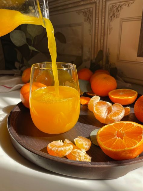 Mandarin juice Jus Jeruk Aesthetic, Fruit Juice Aesthetic, Orange Juice Aesthetic, Homemade Orange Juice, Juice Aesthetic, Orange Juice Cocktails, Orange Juice Recipes, Mandarin Juice, Orange Juice Drinks