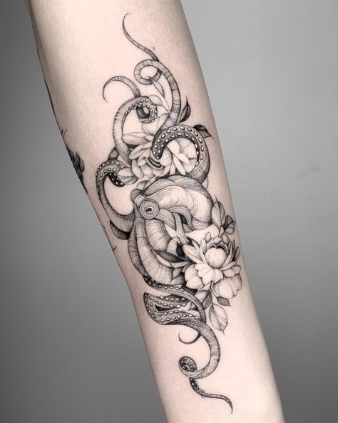 Elbow Octopus Tattoo, Octopus Tattoos Small Simple, Womens Octopus Tattoo, Octopus Shin Tattoo, Octopus Tattoo Design For Women, Flower Octopus Tattoo, Unique Octopus Tattoo, Octopus Line Art Tattoo, Octopus Arm Tattoos For Women