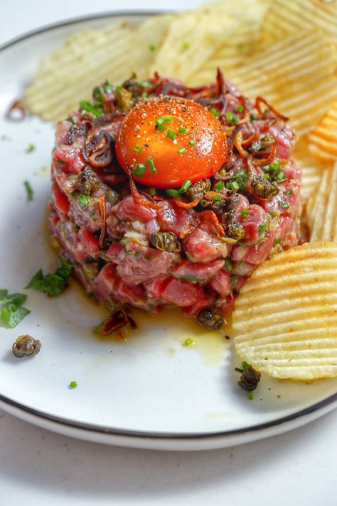 Fresco, Essen, Duck Salad Fine Dining, Restaurant Menu Ideas Food, Bistro Menu Ideas Food, Date Night Food Ideas, Beef Tartare Recipe, Fine Dining Appetizers, Date Night Food