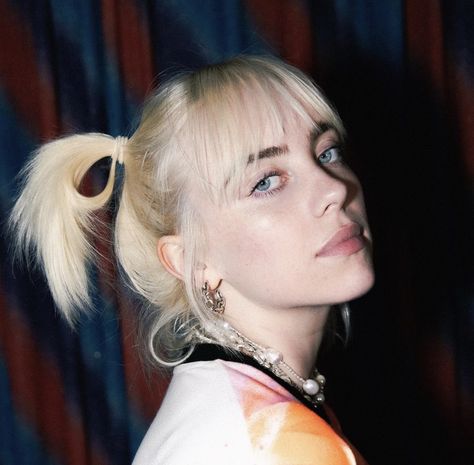 Blonde Billie Eilish, Blonde Billie, Blonde Pigtails, Billie Eilish Vídeos, Blue Ivy, Spice Girls, Favorite Person, Billie Eilish, Pretty People