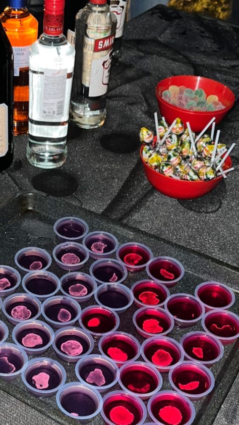 Birthday inspo, jelly shots, 21st birthday, frat party, party aesthetic Drinking Birthday Party Ideas, 18th Birthday Party Food, 21st Birthday Games Ideas, 21st Birthday Food, Birthday Party Aesthetic Decorations, 21st Birthday Activities, 21 Birthday Theme, Small Bday Party Ideas, 21st Bday Themes