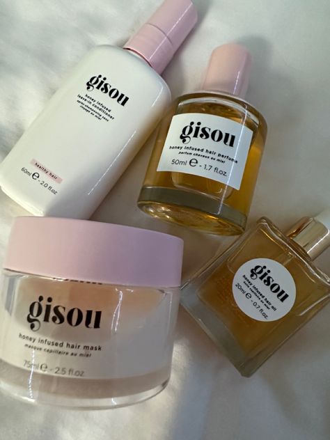 gisou french hair products Gisou Hair Aesthetic, Gisou Hair Oil And Perfume, Briogeo Aesthetic, How To Use Gisou Hair Oil, Hair Essentials Aesthetic, Hair Oil Gisou, Gisou Hair Oil Aesthetic, Gisou Hair Products, Gisou Perfume