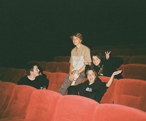 guys and girls hanging out at the movie theaters Indie Films, Watching Movies Aesthetic, Movie Theater Aesthetic, Theatre Pictures, Four People, 35mm Photography, Film Photography 35mm, Theatre Life, Indie Movies