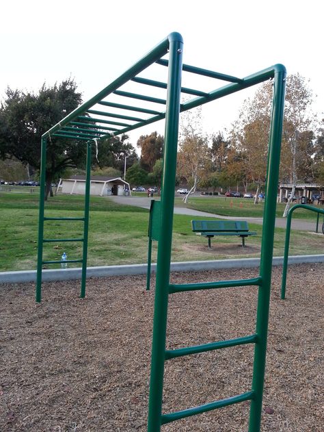 Monkey Bars Playground, Monkey Bars Aesthetic, Monkey Bars For Kids, Diy Monkey Bars, Mar Aesthetic, Kids Jungle Gym, Gym Playground, Backyard Jungle Gym, Wood Futon Frame