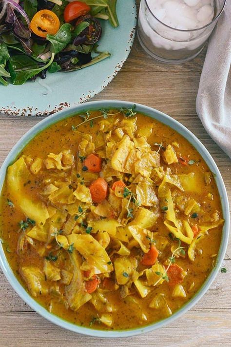 Delicious Curry Cabbage, is packed with lots of flavors. It is low-cost, easy to prepare and surprisingly tasty. Perfect recipe for a sceptic! Vegan Cabbage Recipes, Curry Cabbage, Cabbage Curry, Cabbage Recipes Healthy, Vegan Keto Recipes, Easy Curry, Keto Vegan, Curry Dishes, Vegan Keto