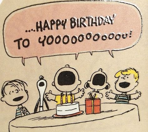 Peanuts Birthday Wishes, Happy Birthday Snoopy Funny, Snoopy Birthday Cards, Happy Birthday Jokes, Tarjetas Aesthetic, Snoopy Bday, Happy Birthday Snoopy, Aesthetic Birthday Cards, Charlie Brown Birthday