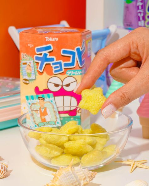 🌟🥣 Who’s gonna be the star of your snack haul? 😋👏 These star-shaped Chocobi snacks definitely! 🌠💯

#japancandybox #starlovers #starnsnacks #chocobi #snackhaul #japanesecandy #japanesesnacks Snack Haul, Tokyo Treat, Japan Candy, Japanese Candy, Japanese Snacks, Candy Boxes, Star Shape, The Star, Candy