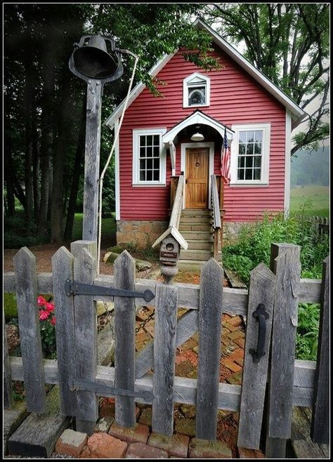 Country school house Red School House, Cute Cottages, Red Houses, Country School, Little Cottages, Old School House, Red Cottage, Cottage Cabin, This Old House