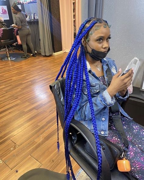 Blue Knotless Box Braids With Beads, Knottles Braids, Blue Knotless Braids, Blue Knotless, Blueberry Hair, Random Hairstyles, Black Box Braids, Teenage Hairstyles, Black Brazilian