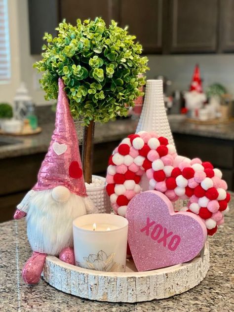 Valentines Decor Kitchen, Valentine Decorating Ideas For Office, Valentines Decorations For Home Table, Valentine Day Tablescapes, Valentine Entryway Decor, Valentine’s Day Coffee Table Decor, Valentines Decor For Office, Valentine’s Day Office Ideas, Valentine’s Day Centerpiece Ideas