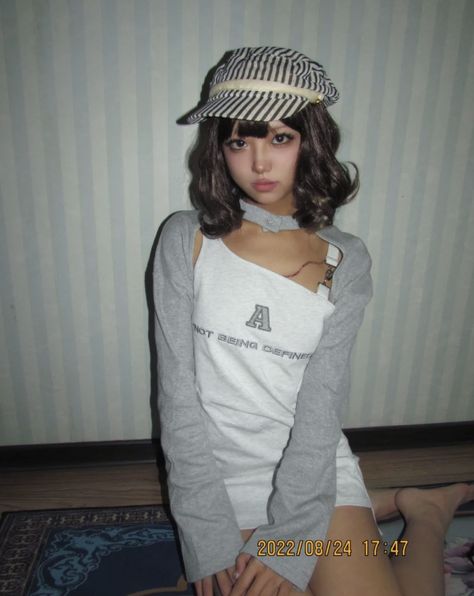 Y2k Fashion Accessories, Japanese Alternative Fashion, Gyaru Fashion, Miss Me, 2000s Fashion, Japanese Fashion, Dream Clothes, Victoria Beckham, The Professional