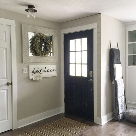 These 5 farmhouse paint colors for home interiors are a wonderful, and low-cost, way to add fixer-upper style to your home! #farmhousepaint #paintcolors #interiorpaint #farmhousecolors Best Farmhouse Paint Colors, Farmhouse Living Room Colors, Colors For Home, Living Colors, Best Farmhouse, Farmhouse Paint Colors, Farmhouse Paint, Farm House Colors, Farmhouse Remodel