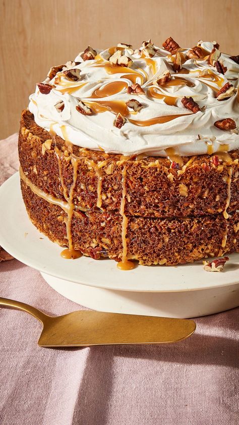 Pecan Carrot Cake, Hummingbird Cake Recipes, Mascarpone Frosting, Caramel Filling, How To Stack Cakes, Apple Cider Caramels, Hummingbird Cake, Carrot Cake Recipe, Toasted Pecans