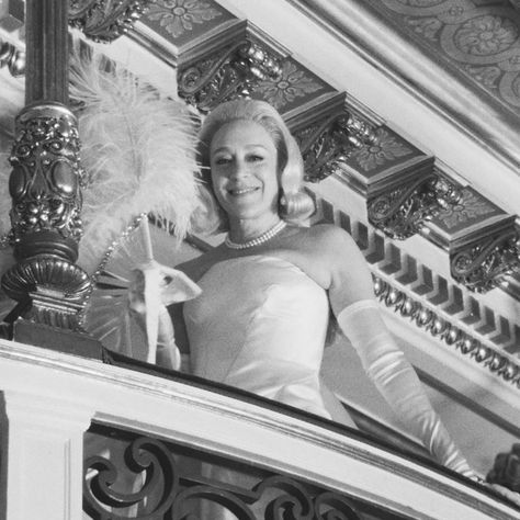 ‘Feud: Capote vs. the Swans’ Episode 3 Recap Truman Capote Black And White Ball, C Z Guest, Black And White Ball, Documentary Filmmaking, Ghost Of Christmas Past, Truman Capote, Saint Teresa, Tennessee Williams, Housewives Of New York