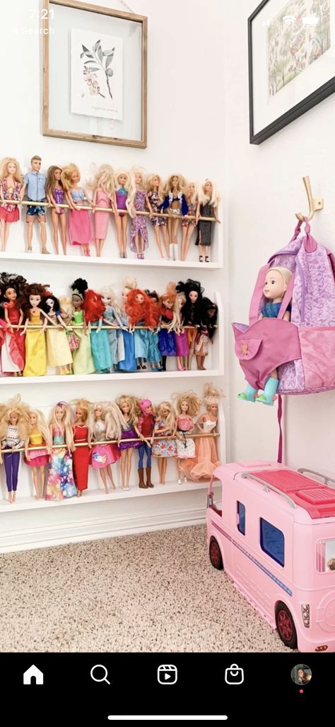 Playroom With Barbie House, Barbie Wall Storage Ideas, Barbie Shelf Storage, Playroom Barbie Area, Barbie Dream House Play Area, Playroom With Barbie Dream House, Kids Bedroom Play Area, Toys In Bedroom Organizing, Diy Princess Room Ideas