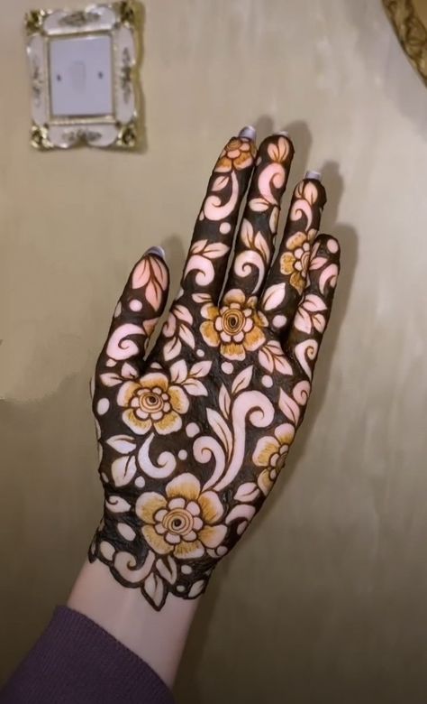 3d Mehendi Designs For Hands, મેંદી ડિઝાઇન, Simple Rose Mehndi Designs, Negative Filling Mehendi Designs, 3d Mehendi Designs, 3d Mehndi Design, Short Mehndi Design, Mahendi Designs, Heena Design