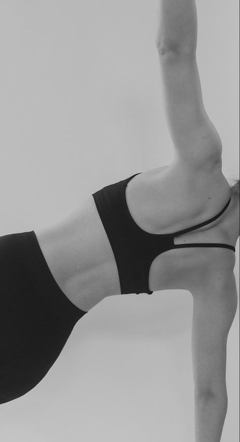 Black And White Health Aesthetic, Pilates Black And White, Black And White Fitness Photography, Yoga Sculpt Aesthetic, Black And White Wellness Aesthetic, Fitness Aesthetic Black And White, Black And White Yoga Photography, Workout Aesthetic Photography, Pilates Poses Photography