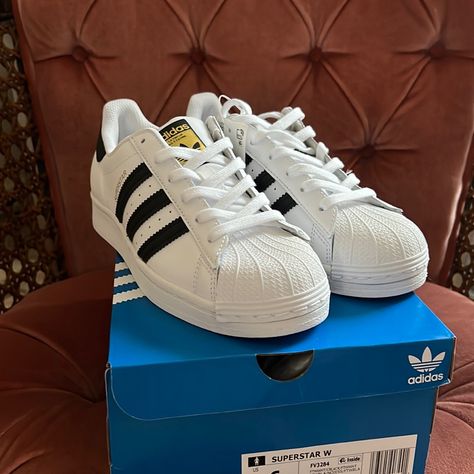 Classic White And Black Adidas Superstar Tennis Shoes Adidas Shoes White And Black, Adidas Superstar Aesthetic, White Superstars, Black Adidas Superstar, Adidas Shoes White, Addias Shoes, White And Black Shoes, Adidas All Star, White Adidas Shoes