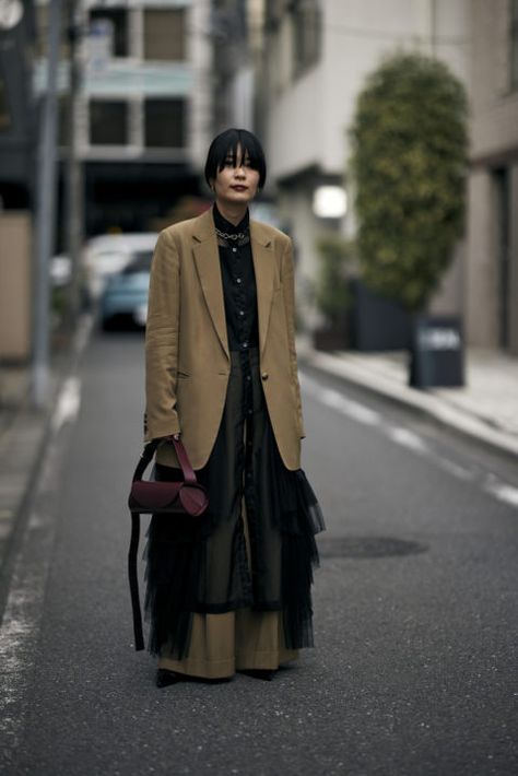 Japanese Fashion Street Tokyo Style, Japanese Outfits Street Style Tokyo Fashion, Japanese Outfits Street Style, Japan Fashion Casual, Japanese Winter Fashion, Tokyo Fashion Street, Tokyo Fashion Week Street Styles, Japanese Fashion Women, Japan Fashion Street