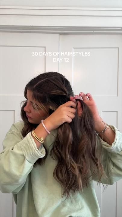 EMMY ✨ on TikTok Cute Fall Hairstyles, Haine Diy, Fesyen Rambut, Vlasové Trendy, Peinados Fáciles Para Cabello Corto, Hair Stylies, Work Hairstyles, Hair Up Styles, Hairdo For Long Hair