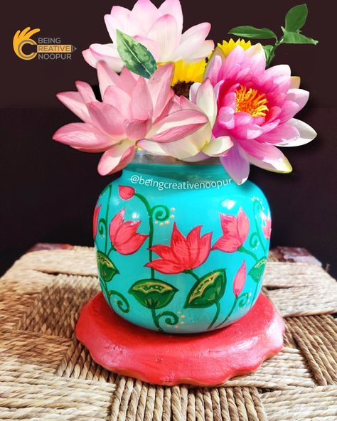 Pichwai Painting On Pot, How To Paint A Clay Pot, Tulsi Pot Design Painting, Flower Pot Designs Painted, Sugar Painting Art, Painting Diy Easy, Decorate Flower Pots, Rubiks Cube Patterns, Tulsi Pot