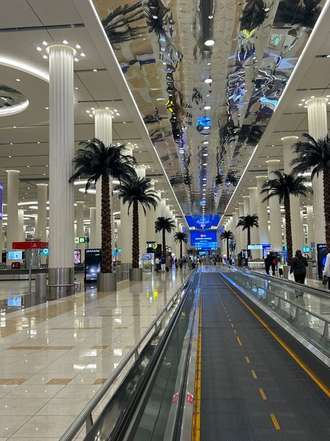 Dubai International Airport, Dubai Holidays, Airport Aesthetic, Dubai Vacation, Dubai Airport, Dubai Aesthetic, Airport Travel, Dubai City, Dubai Life