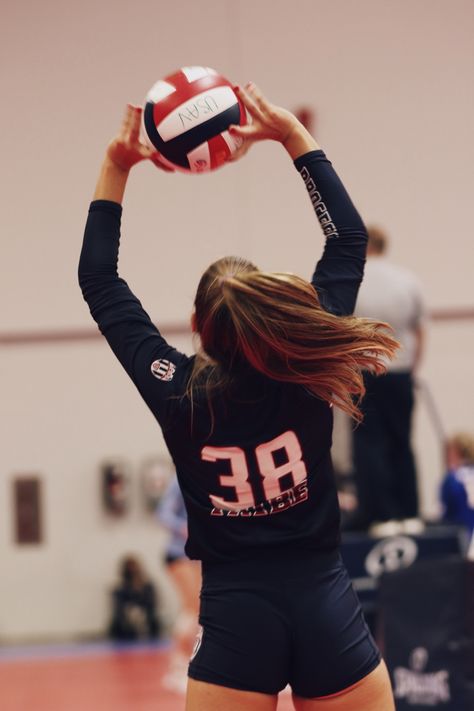 Volleyball | setter | club volleyball | action shot | sports photography Volleyball Photography, Volleyball Photos, Volleyball Poses, Volleyball Setter, Volleyball Inspiration, Best Poses, Action Pictures, Ball Aesthetic, Body Weight Leg Workout