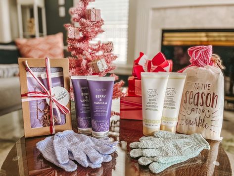 Christmas Mary Kay Gift Ideas, Mary Kay Holiday Open House Ideas, Mary Kay 2023 Holiday Products, Mary Kay Holiday 2023, Mary Kay Christmas Gift Ideas 2023, Mary Kay Christmas Gift Ideas, Mary Kay Catalog, Mary Kay Open House, Kosmetyki Mary Kay