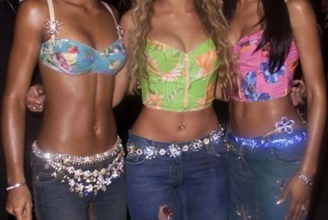 Y2k Fashion Early 2000s Aesthetic, Y2k Fashion Early 2000s, 2000 Aesthetic, Early 2000s Aesthetic, 00s Aesthetic, Kristina Webb, 2000s Vibe, 00s Mode, 2000s Fashion Trends