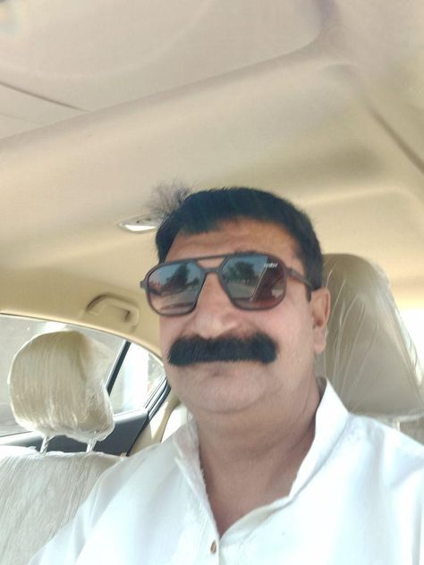 A Super Handsome Pakistani Moustached Older Man from Okara Pakistani Boys, Pakistani Men, Handsome Indian Men, Pakistani People, Older Man, Black Love Couples, Face Beauty, Funny Face, Islamic Images