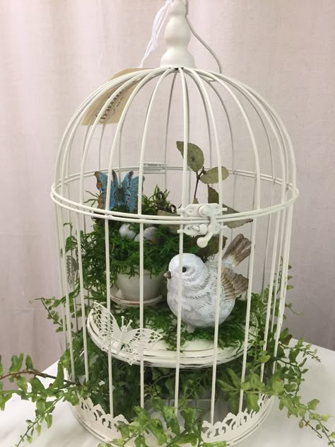 How To Decorate An Old Birdcage, Wire Bird Cage Decor Ideas, Decorated Bird Cages Ideas, Vintage Bird Cage Decor Ideas, How To Decorate A Birdcage, Bird Cage Decor Farmhouse, Farmhouse Birdcage Decor, Antique Bird Cage Decor Ideas, Decorating Bird Cages