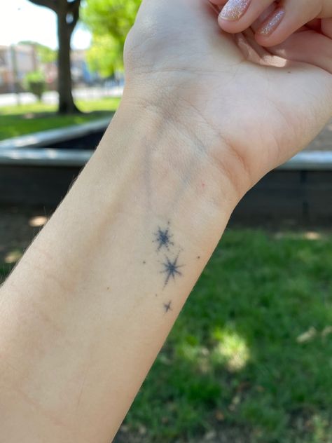 Sparkle Stick And Poke, Small Cover Up Tattoo Wrist, Tiny Stick And Poke, Handpoke Star Tattoo, Flower Stick N Poke, Tiny Stick And Pokes, Celestial Star Tattoo, Stick And Poke Tattoo Star, Star Stick N Poke