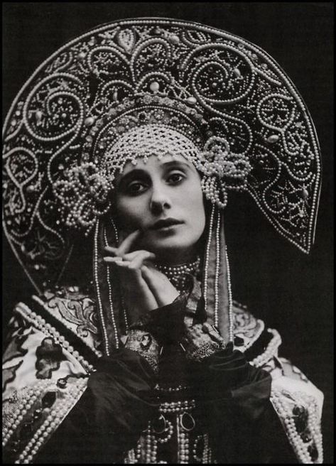 Evelyn Nesbit, Russian Dance, Russia Fashion, Ballet Russe, Anna Pavlova, Dancing Diamond, Russian Ballet, Vintage Blog, Imperial Russia