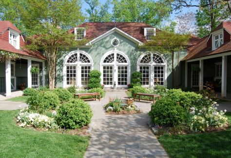 These 10 Bed And Breakfasts In Virginia Are Perfect For A Getaway Bed Breakfast Ideas, Inn Ideas, Bed And Breakfast Ideas, Bed N Breakfast, Middleburg Virginia, Virginia Wine Country, Best Bed And Breakfast, Bed And Breakfast Inn, Virginia Is For Lovers