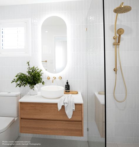 Makeover Kamar Mandi, Scandinavian Bathroom, Bathroom Layout, Bathroom Renos, Laundry In Bathroom, Bathroom Style, House Bathroom, House And Home Magazine, Beautiful Bathrooms