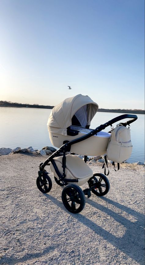 Cute Strollers, Bentley Stroller, Fancy Stroller, Aesthetic Stroller, Baby Stroller Aesthetic, Stroller Walk Aesthetic, Luxury Strollers And Car Seats, Stroller Aesthetic, Baby Strollers Luxury