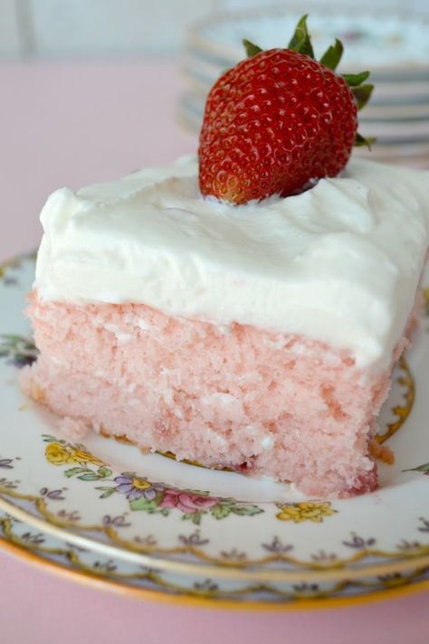 Strawberry Sheet Cake, Strawberry Sheet Cakes, Cake Sheet, Texas Sheet Cake Recipe, Bun Cake, Lemon Cream Cheese Frosting, Lemon Cream Cheese, Texas Sheet, Texas Sheet Cake