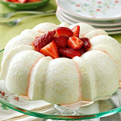 Swedish Rice Ring Classic Christmas Dessert, Strawberry Gluten Free, Snacks And Desserts, Most Popular Desserts, Popular Desserts, Potluck Recipes, Köstliche Desserts, Christmas Parties, Taste Of Home