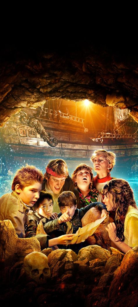 Goonies Wallpaper, Los Goonies, Sean Astin, Goonies 1985, Kayak Fishing Tips, Movie Talk, Corey Feldman, The Goonies, Cute Fall Wallpaper