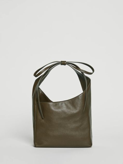 Slouchy Leather Tote, Minimal Bags, Lip Balm Collection, Studio Bag, Sustainable Bag, Big Bags, Nylon Bag, Everyday Bag, New Bag